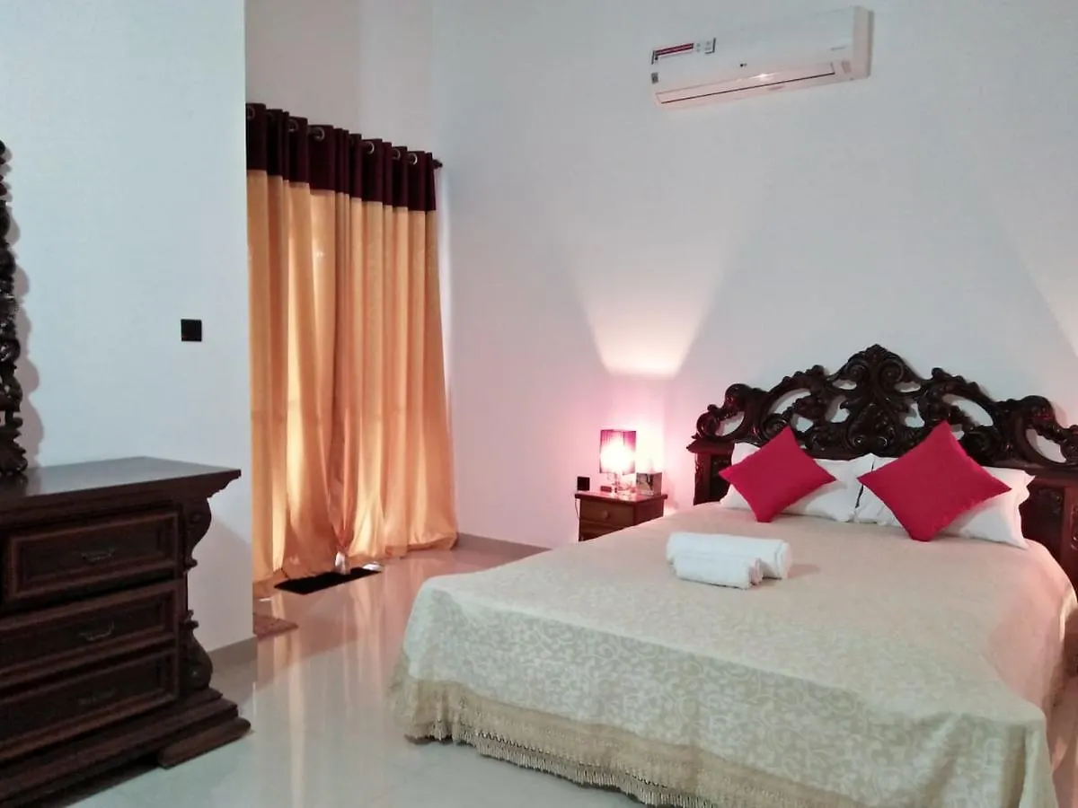 Hotel Kandy Grand Hill 3*,  Sri Lanka